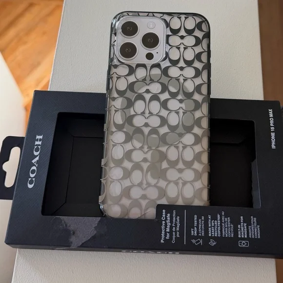 “COACH”iPhone 15 Pro Max phone case.(MagSafe,color-clear/black).Like new🤍🖤 - Picture 5 of 12